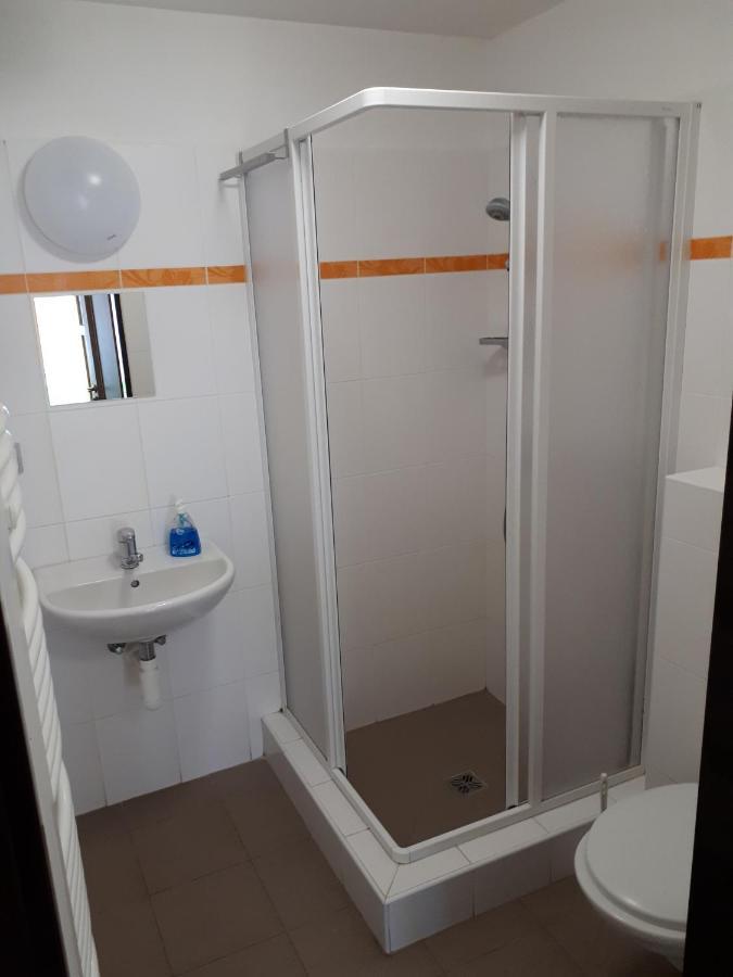 Hotel Ranc Esadera à Zatavi Extérieur photo