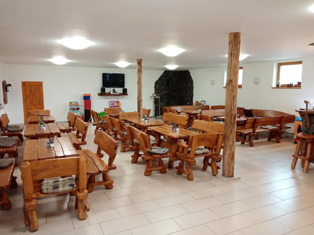 Hotel Ranc Esadera à Zatavi Extérieur photo